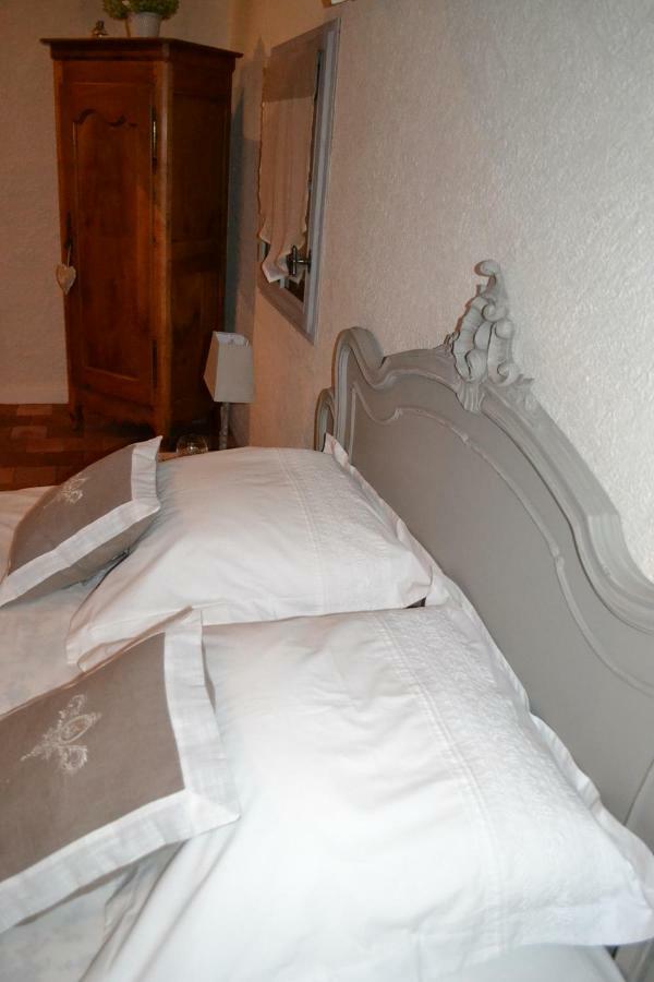 Les Pensions Du Joslin Bouin  Exterior photo
